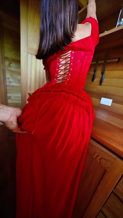 Pequena menina colombiana moendo um pau grande enquanto se masturba no glamour !!