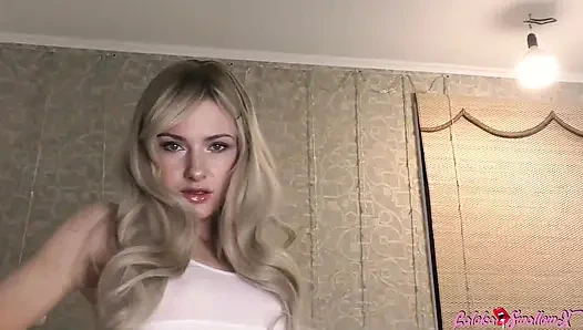 Girlfriend in leggings passionate sucking and had cowgirl sex - cumshot