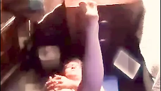 Ateşli iri güzel kadın her gün sabah çıplak yoga yapıyor!