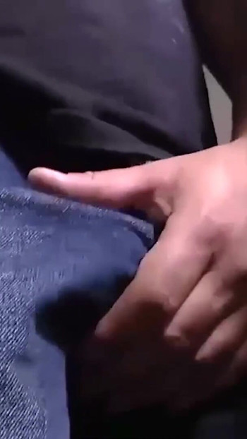 Čelist-upadající okamžik z "Stará prsatá zralá latina babičky šukání handy man"