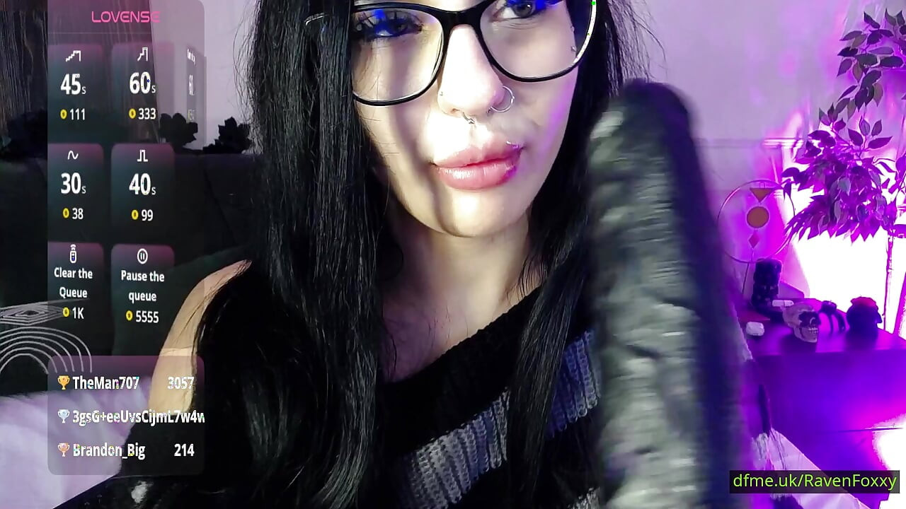 Steamy chat with real playful energy. horny masturbation live show, Voyeur, trim legs!