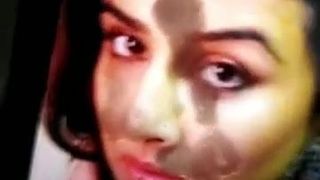 Vidya balan live cum tribute in public WC jizzed in cumshots