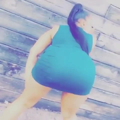 Amateur Ebony Milf has a surprise for you around 0:28