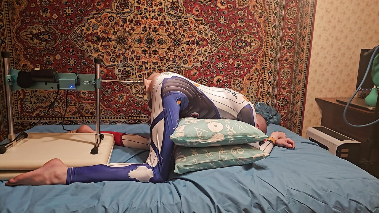 Sasha Earth solo boy cum hands free on a fucking machine homemade amateur