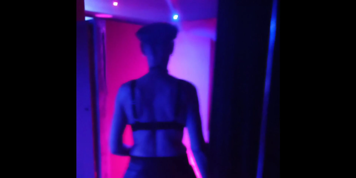 CoraBitch with 5 guys at the Swinger Meetingpoint in Gran Canaria