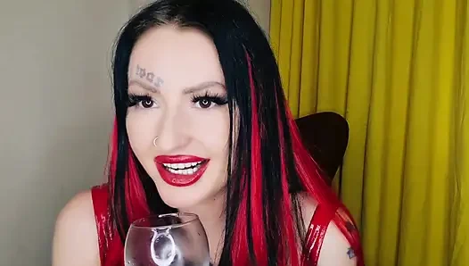 Фетиш плевков. Мистресс сосет лимоны, что было больше слюней для приготовления для специального коктейля из плевков, слюней и пережеваных ли