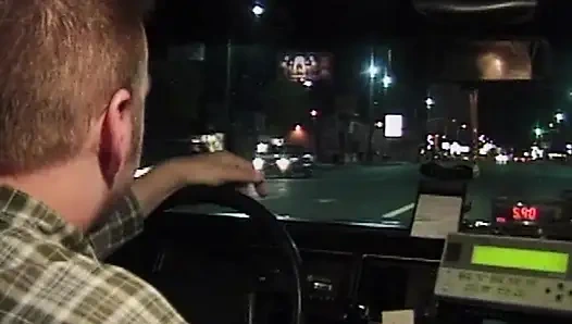 Wilde Taxifahrt: Ekstase'de sarışın schönheit