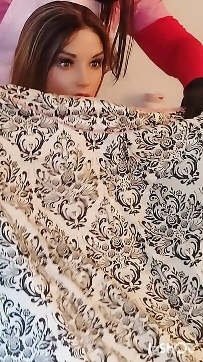 Emma The Barberette Vinyl शैम्पू केप शो