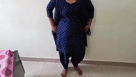 Твоя подруга из бенгальской деревни Алпана в первый раз обиженно трахается с Jija Ji