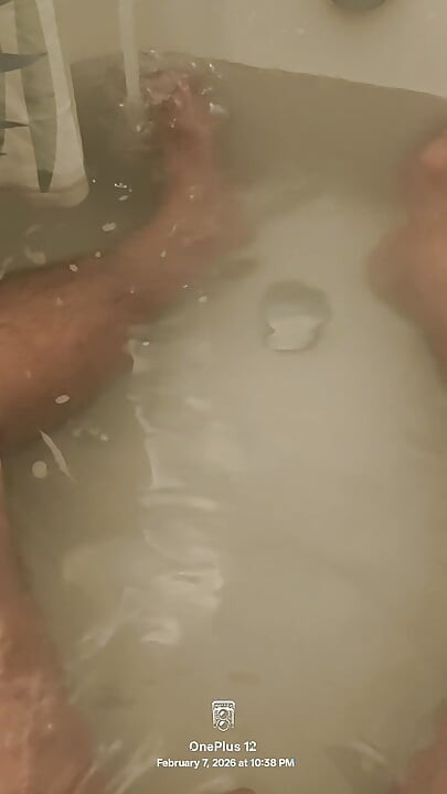 Solo Cruise Ship Cabin Bathroom Masturbation – Throbbing Penis & Slippery Bathtub Wanking