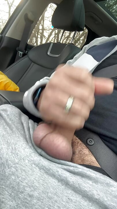 Dečki iz kamiona vole gledati kako svršavam