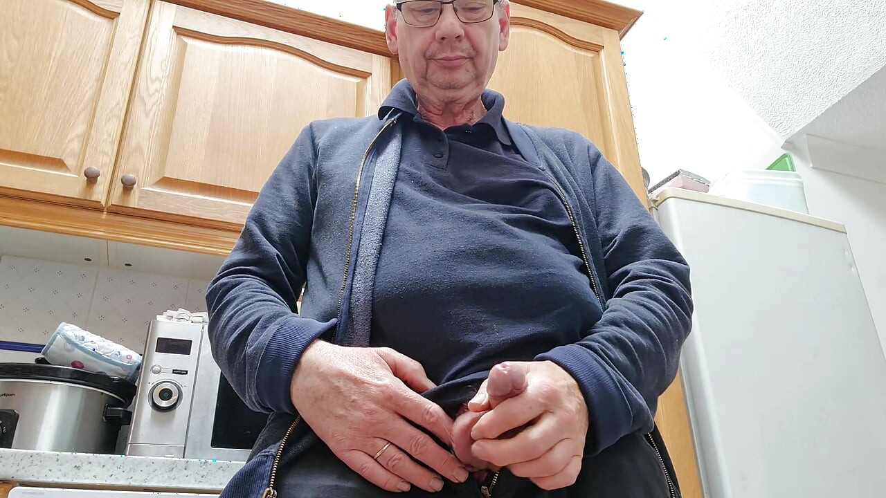 OLD GUY SHOOTS HOT THICK CUM