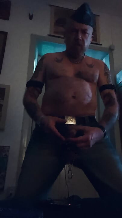 我的鸡巴、玩具和我玩得很开心