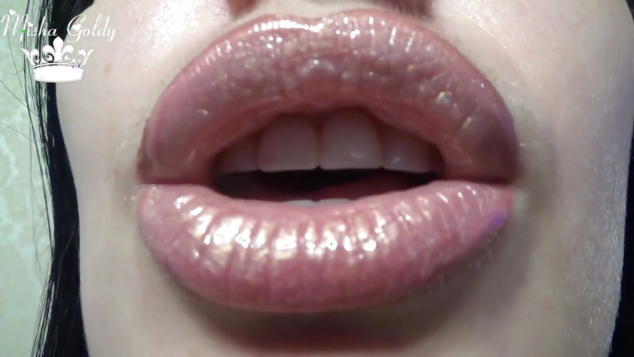 Lip gloss fetish & worship