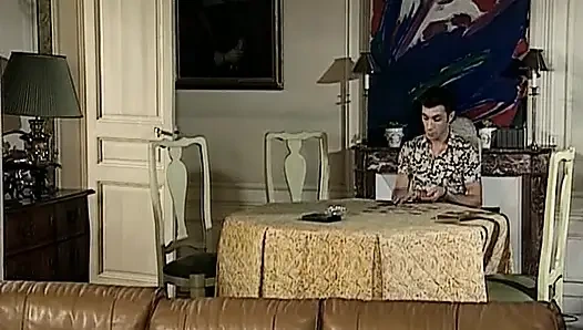 Seks anal foursome sama dua pelacur jerman yang berbagi kontol besar