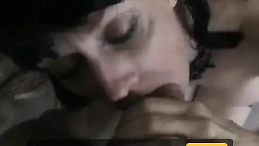 Melanie si cewek nakal dicrot sperma hangat setelah dientot habis-habisan