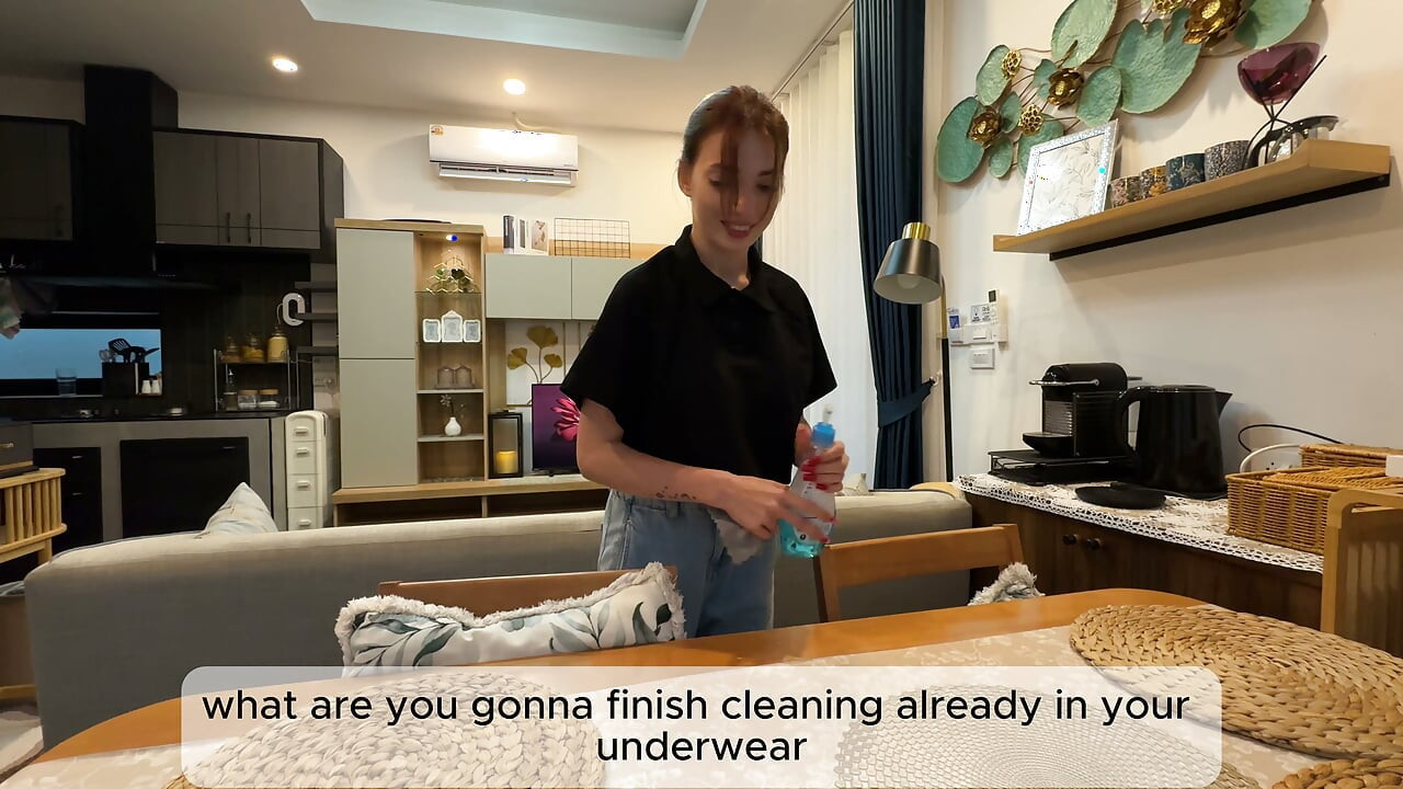 A young student came to clean the house to pay for her studies... but it didn't end with cleaning