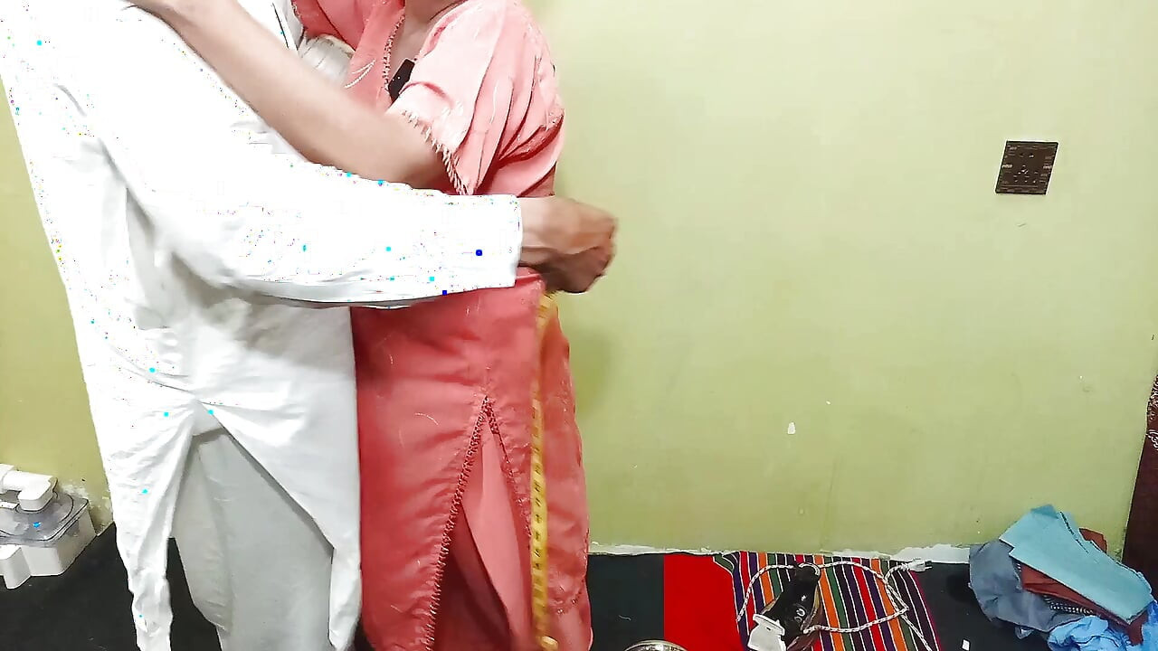Hintli Desi Bhabhi Taylor tarafından Sikildi Dik Köpek Stilinde Anal Darzi ve Büyük Göğüsler Wali Bhabhi Bana K Gand Ki Chudai Kari