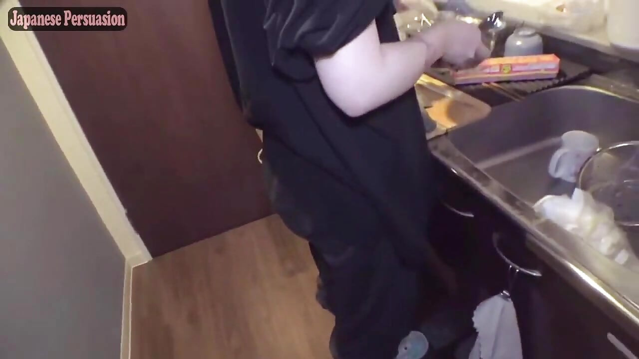 Boyfriend Sorry. Lunch Prep Turns Into Sudden Home Creampie