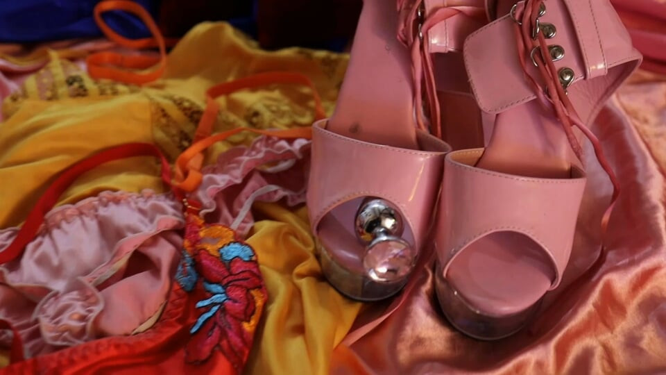 2525Eo - French Amateur, Clothed-Sex, Satin Lingerie, Rimming, Blowjob, Cumshot