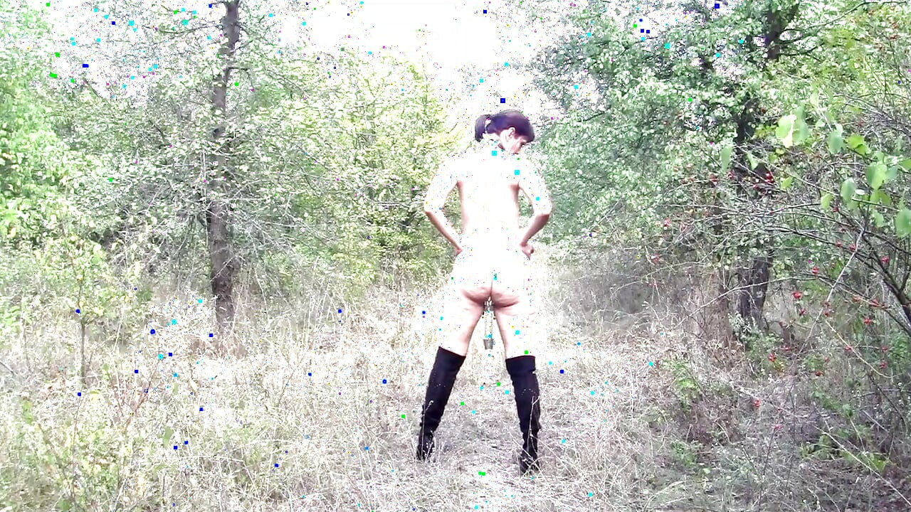 Slave Tih Is Punished to Walk Naked