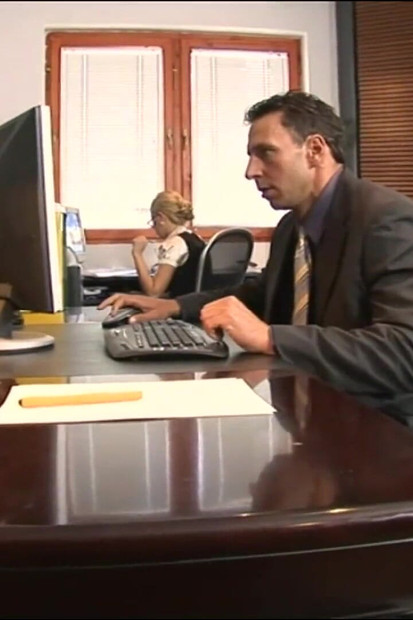 Di pejabat saya benar-benar mendapat