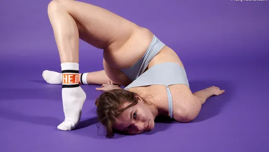 Rima Soroka with insane flexibility – sexy and nude