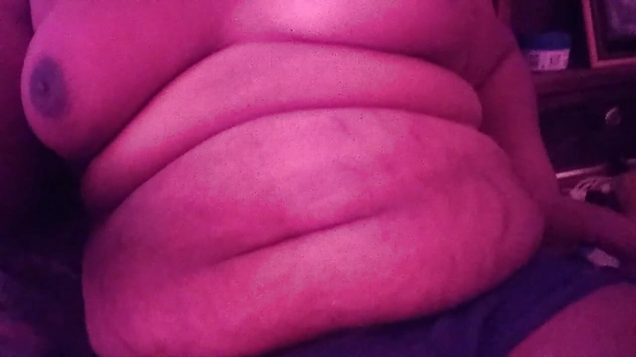 Omnigender BBW playing with theirself