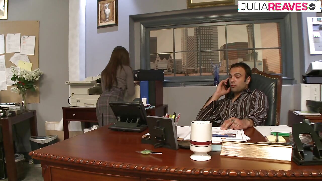 Bunăciune se umple pizda cu spermă după un futai adânc și futai cu degetul