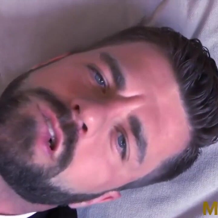 MENATPLAY - Suited bearded Hector De Silva cums on his shoes