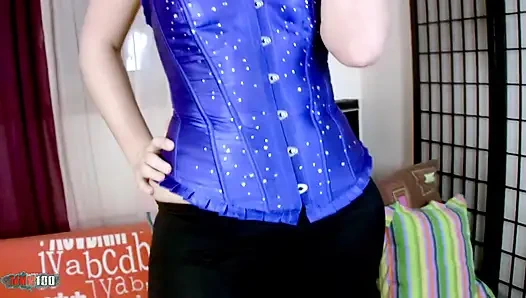 Tania berry si cewek amatir perancis nyepong kontol dan ngentot habis-habisan di sofa