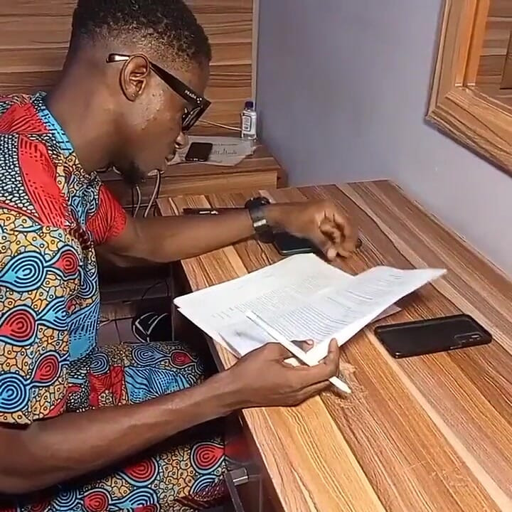 How Nigerian Student Melissa Seduced and Fucked Her Lecturer to Pass Her Final Exams in University