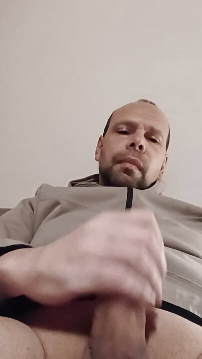 알 수없는 18 세전시