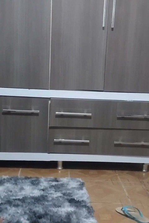 Streich mit der ehefrau, ich habe sie verkauft und meine freundin kommt aus dem schrank