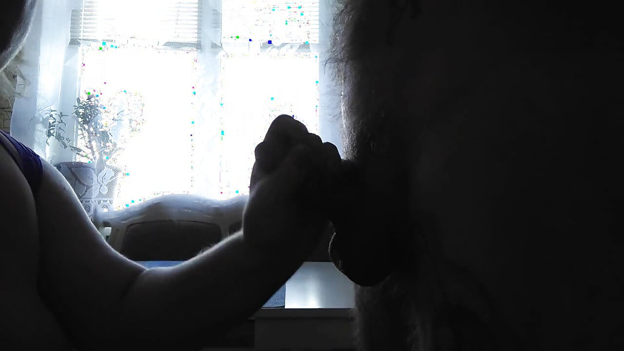 Herzhafter blowjob mit kehlenfick und dem ganzen schwanz in sperma
