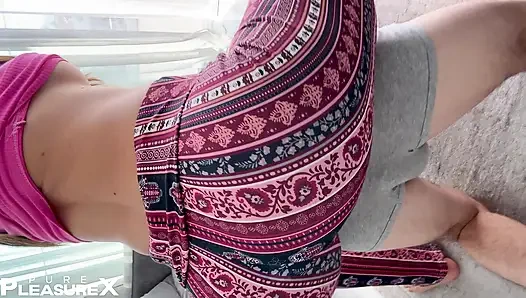 Cewek semok latina ini lagi asik twerking kontolnya - whale tail madness