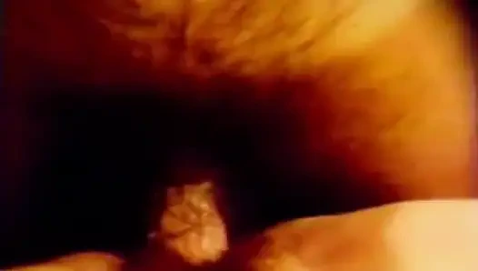 Büyük memeli piliçlerle eski nostaljik sikiş