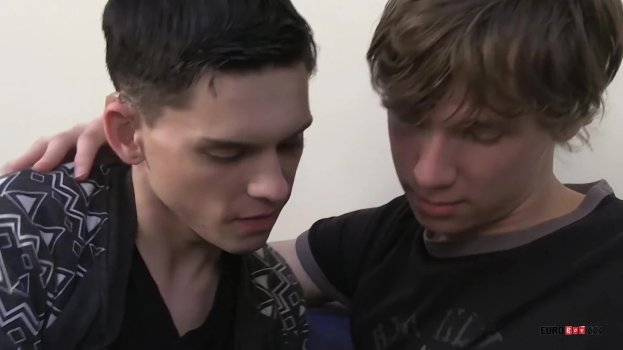 Euroboyxxx aaron ve ethan prezervatifsiz döl dolu eğlenceye boşalıyor