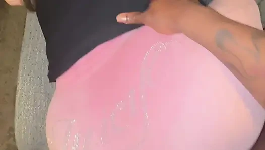 Genç otel müdürü gerçekten işini kaybetmek istemedi ve onun sıkı amını sikiyorum