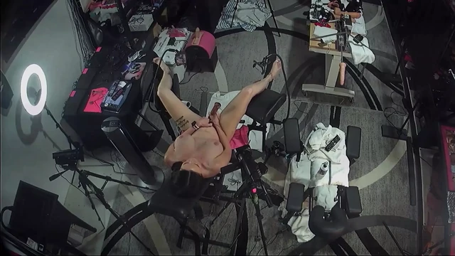 Bonnie Rizin' Making Her Pussy Orgasm & Asshole Spasm in a Gyno Chair