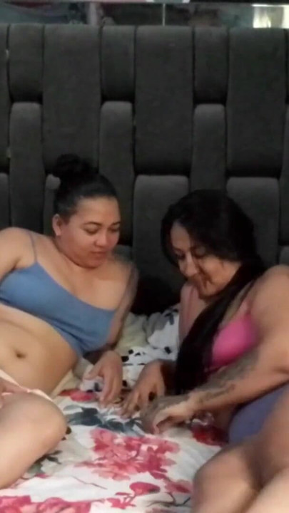 I've been alone for two weeks now, I can't stand the urge to fuck I'll be unfaithful to my husband with another woman | Clip 1