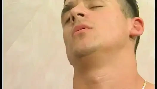 Скачующая на члене бабуля получает сперму в рот