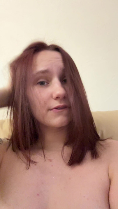 Teen enjoys morning awakening after hot sex