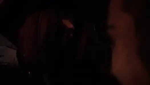 Azgın orta yaşlı seksi kadın damlayan rosebud patlamasıyla derinden yumruklanıyor