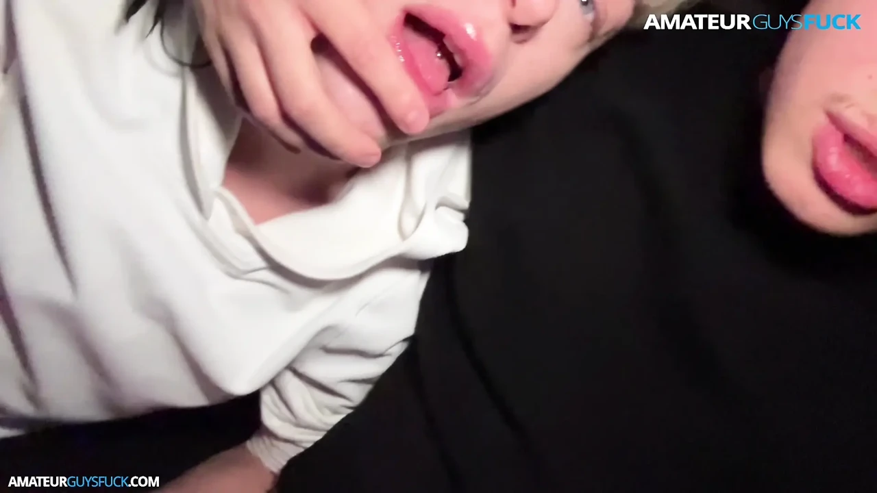 Horny Friends Blow Each Other in Car on the Way to the Nightclub