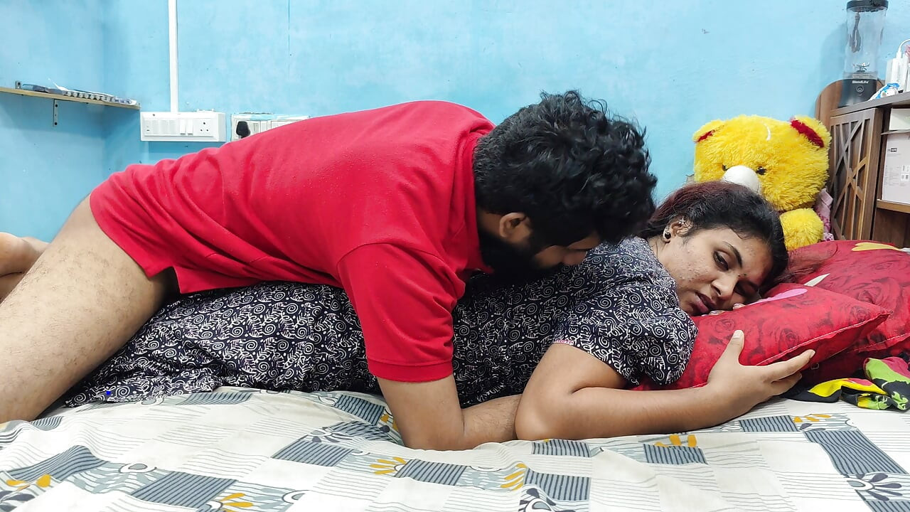 Mallu hot desi girl ass romance with desi boy