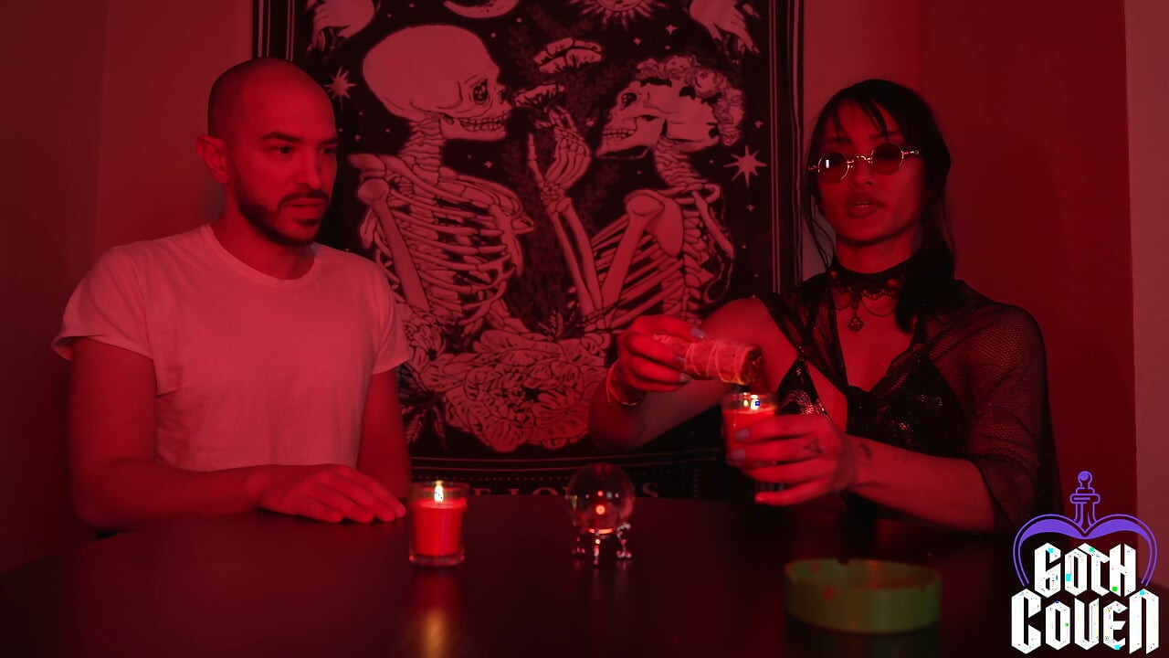 Aura reader seduces her client