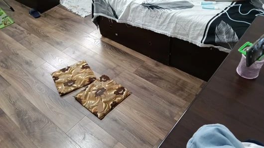 Istri seksi lagi olahraga sambil bugil di rumah