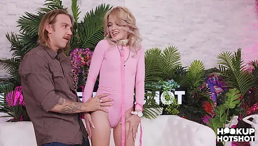 Nichole Nichols возбуждена для грязного секса Bryan Gozzling!