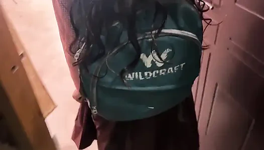 Gadis india lagi asik nyepong kontol besar